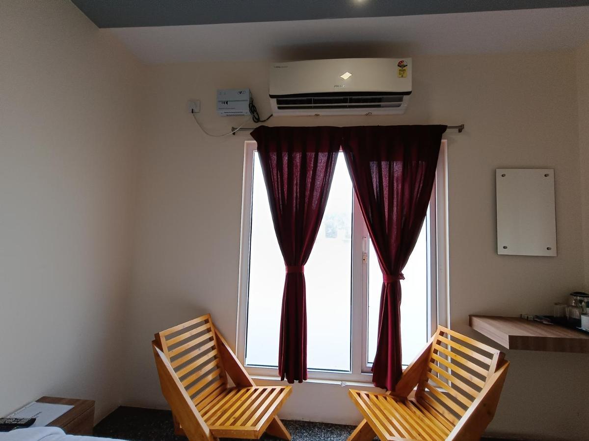 Hotel Blue Stone Pondicherry Exterior foto
