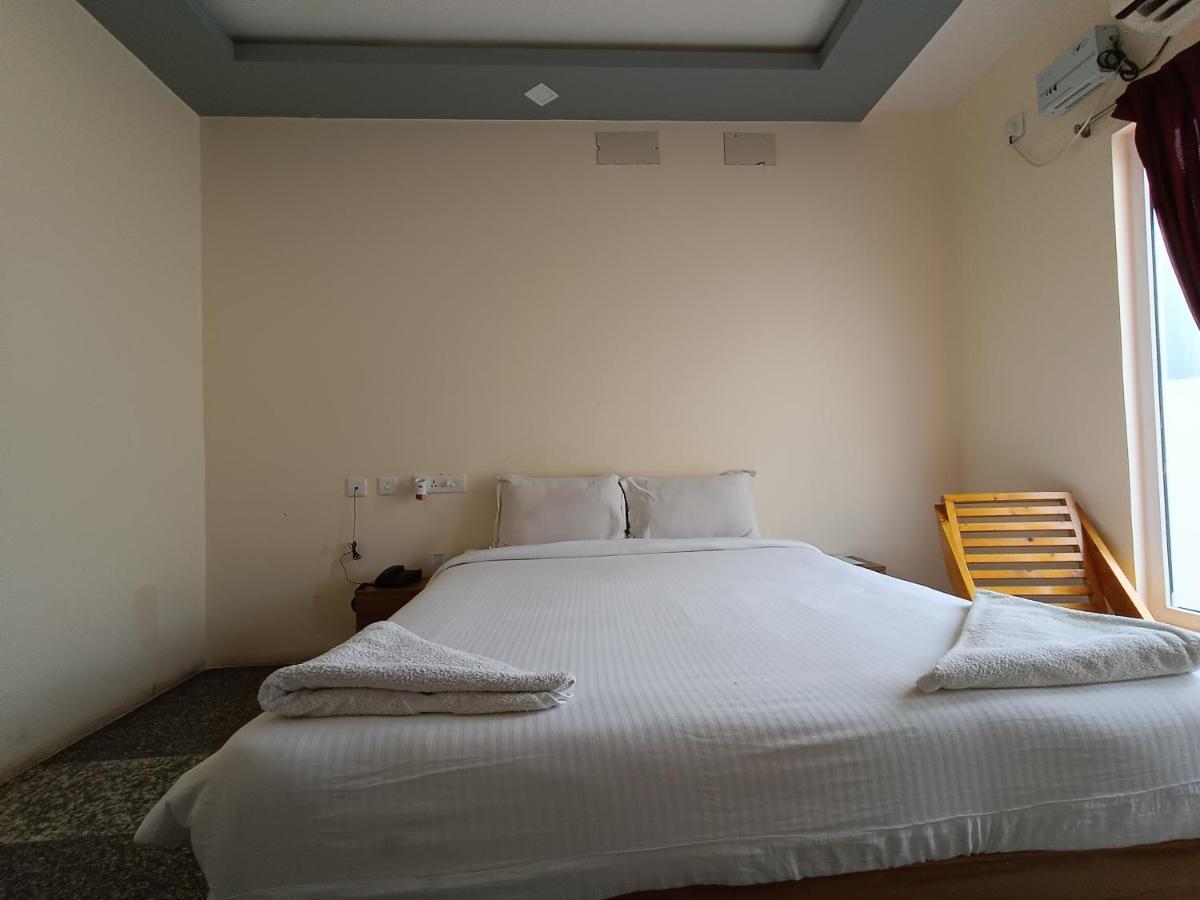 Hotel Blue Stone Pondicherry Exterior foto