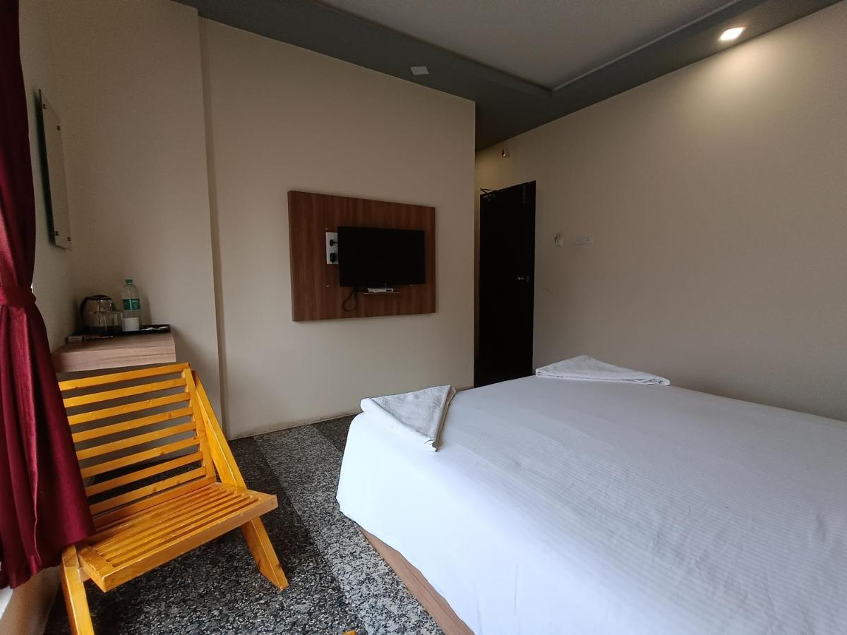 Hotel Blue Stone Pondicherry Exterior foto