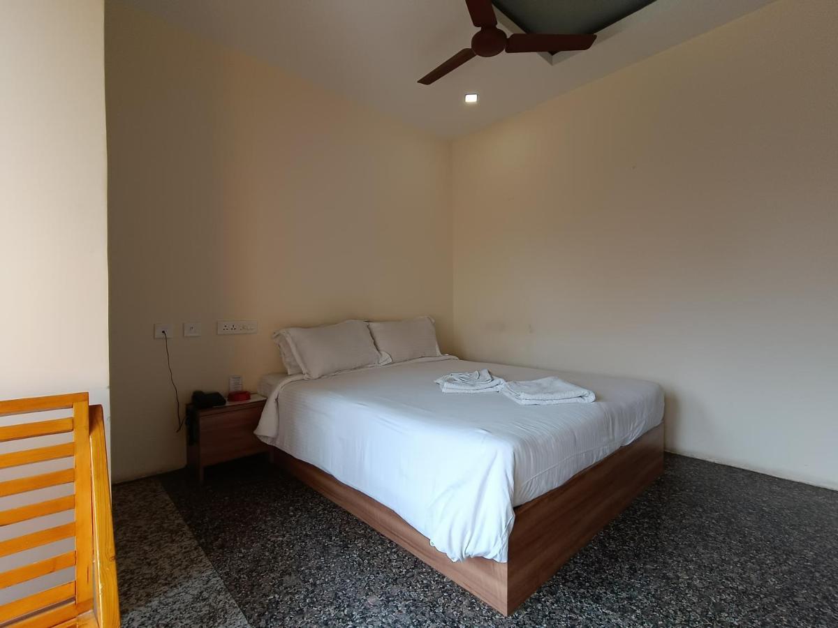 Hotel Blue Stone Pondicherry Exterior foto